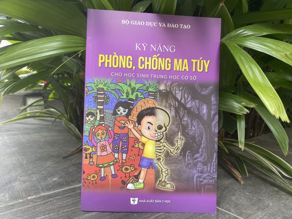 Cuốn sách Kỹ năng phòng, chống ma túy cho học sinh Trung học cơ sở